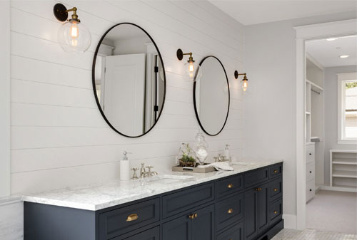 Bí quyết chiếu sáng phòng tắm hoàn hảo: Từ đèn thả đến đèn LED âm trần