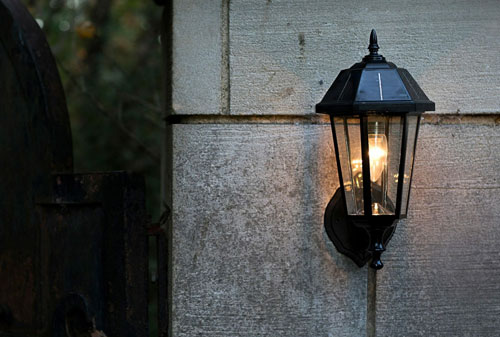 Bí quyết chọn mẫu đèn ốp tường ngoài trời phù hợp với kiến trúc