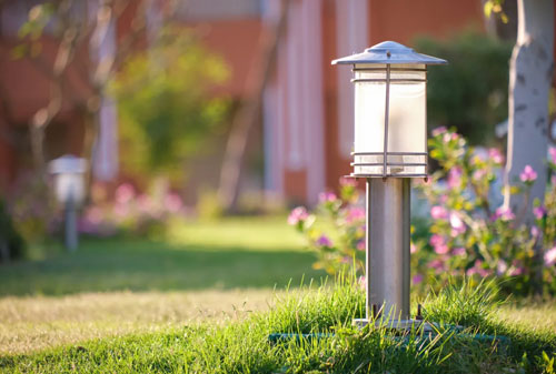 Biến sân nhà bạn thành điểm nhấn rực rỡ với hệ thống chiếu sáng ngoại thất