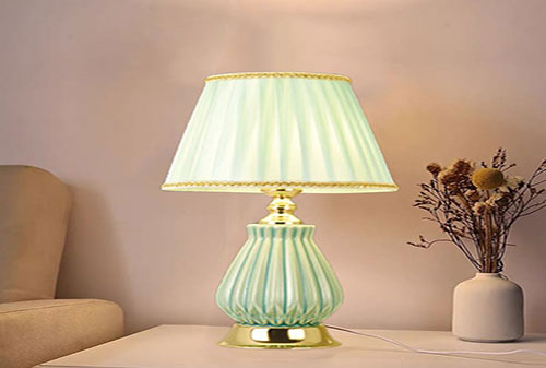 Đèn bàn phòng ngủ Biến căn phòng của bạn trở nên thư giãn, phong cách