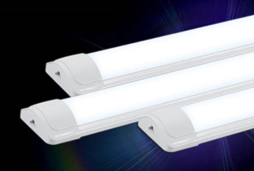 Đèn bán nguyệt trong chiếu sáng thương mại Lợi ích và ứng dụng