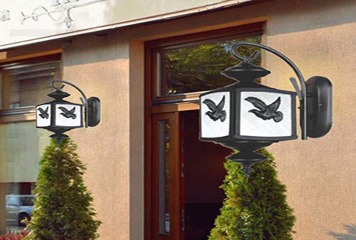 Đèn gắn tường ngoài trời: đặc điểm, ứng dụng và cách chọn phù hợp