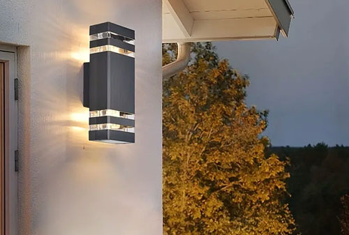 Đèn Hắt Tường 2 Đầu Ngoài Trời: Nâng Tầm Không Gian Ngoại Thất