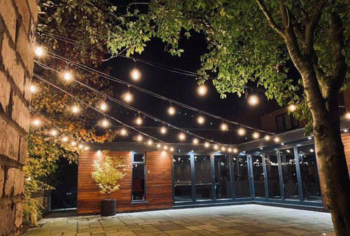 Đèn LED Dây Ngoài Trời: Hướng Dẫn Chọn Mua & Ứng Dụng