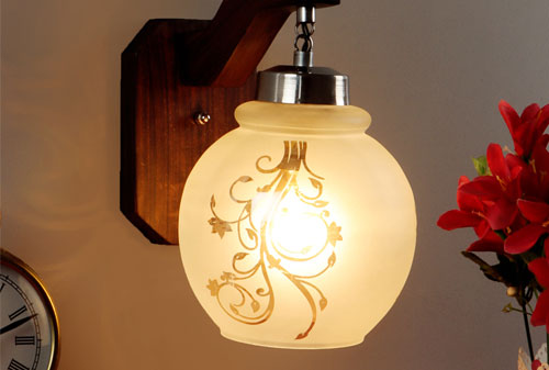Đèn Ngủ Treo Tường Cổ Điển Phong Cách và Công Dụng