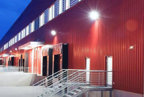 Đèn pha LED 100W trong chiếu sáng ngoài trời Giải pháp hiệu quả và thẩm mỹ