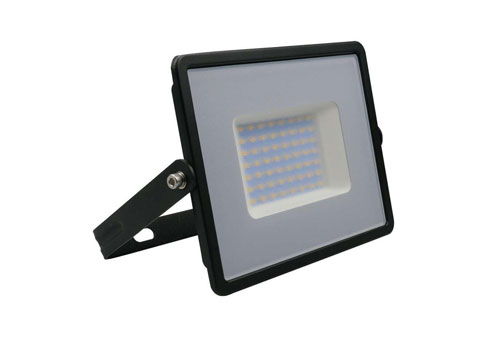 Đèn pha LED 200W: Ưu điểm vượt trội & Ứng dụng đa dạng