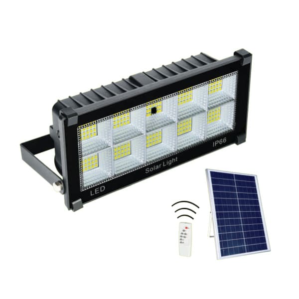 Mổ bụng đèn pha năng lượng mặt trời 300W: Đếm số lượng chip LED và đo dung lượng Pin thực tế