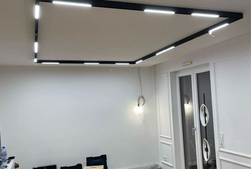 Đèn ray nam châm nổi chiếu sáng hiện đại cho không gian sang trọng