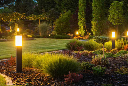 Đèn Sân Vườn: Thắp Sáng Không Gian Ngoại Thất
