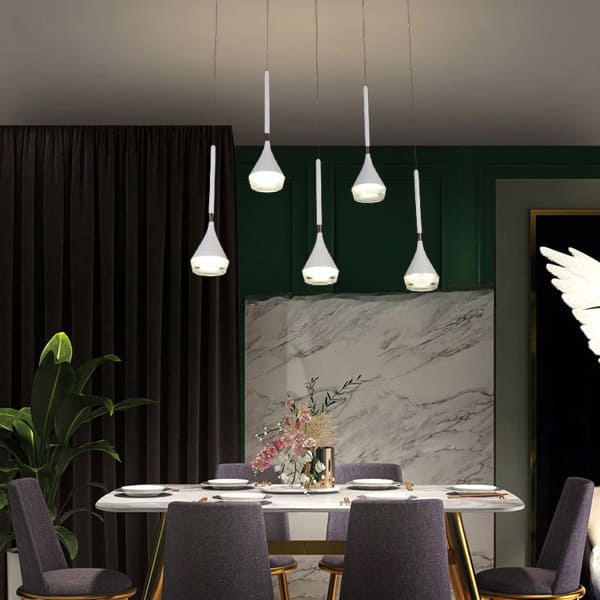 Bàn ăn mặt đá Ceramic/Marble nên dùng Đèn thả Pha lê hay Đèn thả Kim loại?