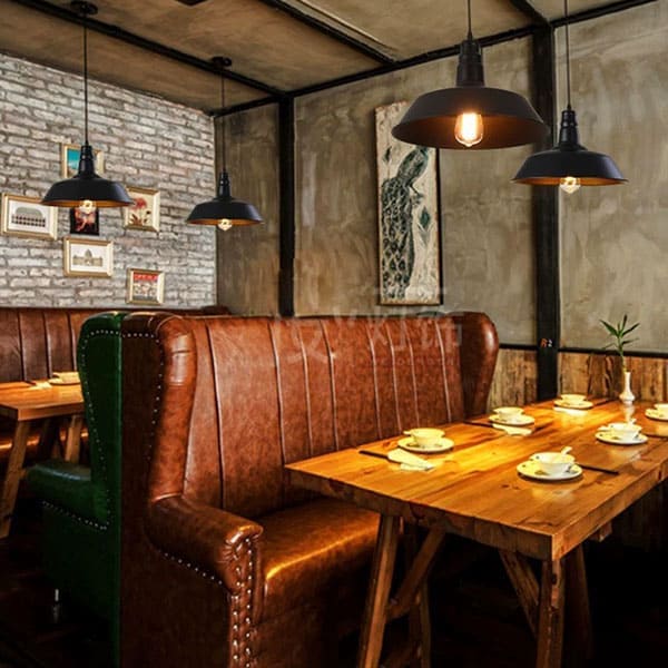 Đèn thả rọ sắt cá tính: Linh hồn của quán cafe phong cách Industrial
