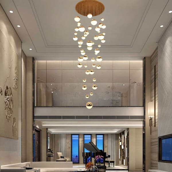 Đèn thả thông tầng phòng khách Duplex: Làm sao để không gian không bị 'loãng' và lạnh lẽo?