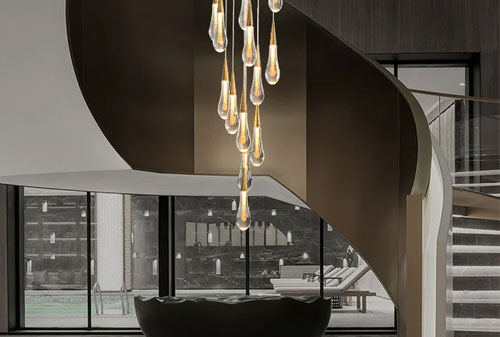 Đèn thông tầng pha lê: Tạo điểm nhấn cho quán cafe, nhà hàng