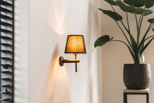 Đèn Treo Tường: Nâng Tầm Phong Cách Cho Không Gian Sống