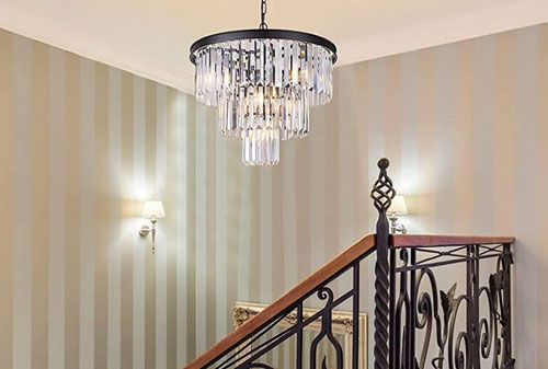 Làm thế nào để tìm được đèn chùm cầu thang tốt nhất cho ngôi nhà của bạn