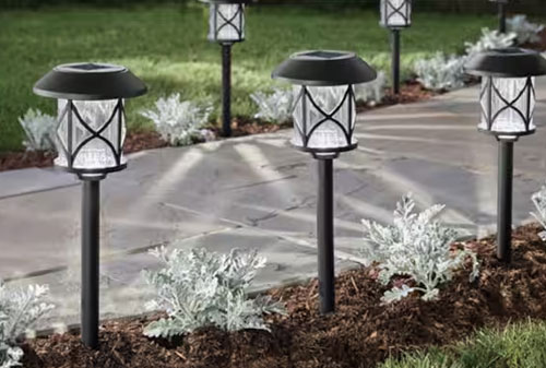 Loại đèn trang trí ngoài trời nào là tốt nhất cho sân sau?