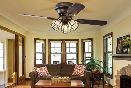 Quạt trần cánh gỗ đèn chùm - Xu hướng trang trí nội thất hiện đại