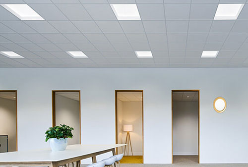 So sánh giống và khác nhau của đèn downlight và đèn panel