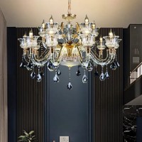 Tại sao Đèn chùm pha lê nến là 'Linh hồn' của phòng khách biệt thự Tân cổ điển?