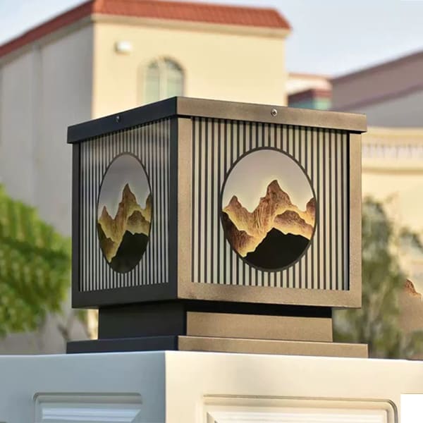 So sánh ngoại quan đèn trụ cổng năng lượng mặt trời và đèn điện