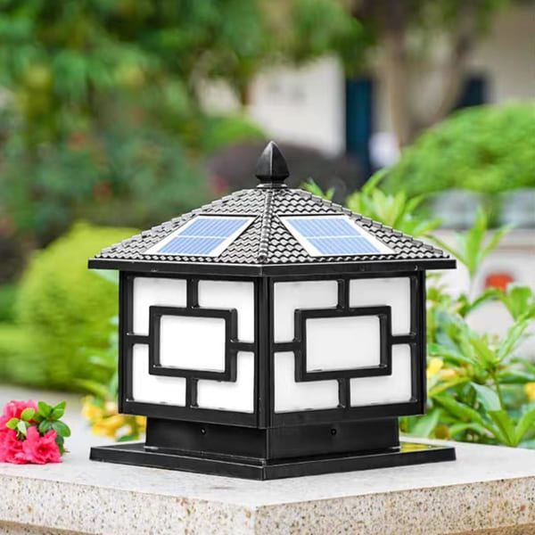 Đèn trụ cổng năng lượng mặt trời lắp đặt hoàn thiện