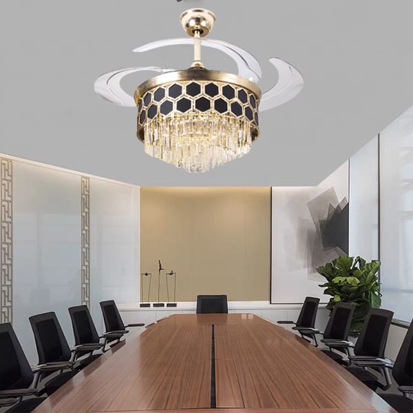 Cấu tạo động cơ DC mạnh mẽ bên trong quạt trần đèn chùm giúp vận hành êm ái