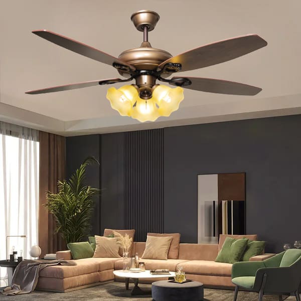 Quạt trần cánh gỗ lắp đặt tại Resort ven biển mang phong cách Tropical