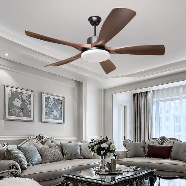 Không gian phòng khách sang trọng với quạt trần 5 cánh nhựa ABS giả gỗ màu nâu óc chó