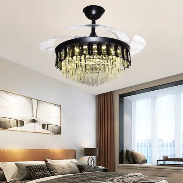 So sánh trạng thái khi tắt và bật của quạt trần đèn chùm pha lê giấu cánh