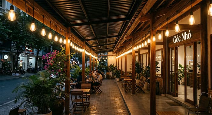 Bố trí đèn treo mái hiên quán cafe dọc hành lang ngoài trời