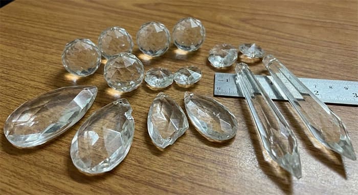 Các loại hạt pha lê đèn chùm bị rơi vỡ cần thay thế