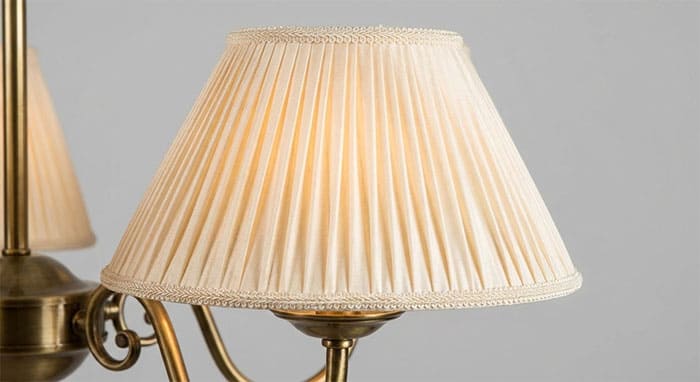 Cận cảnh chao vải đèn chùm được xếp ly thủ công tinh xảo