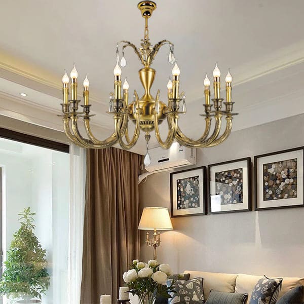 Đèn chùm đồng nến thiết kế tay cong đơn giản trong phòng khách