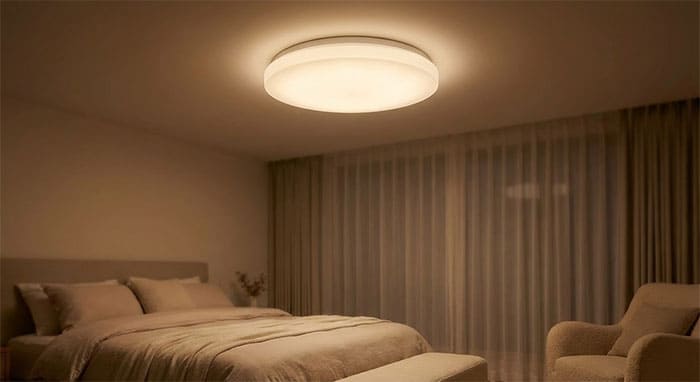 Hiệu ứng ánh sáng dịu nhẹ của đèn trần phòng ngủ lãng mạn