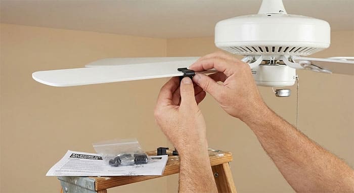 Hướng dẫn sử dụng bộ kẹp cân cánh để xử lý quạt trần bị lắc