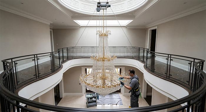 Khắc phục sai lầm khi treo đèn thông tầng