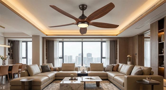 Không gian phòng khách sang trọng với quạt trần 5 cánh nhựa ABS giả gỗ màu nâu óc chó