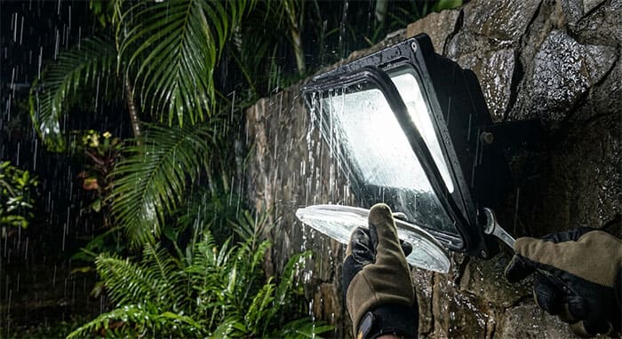 Kiểm tra tiêu chuẩn chống nước IP65 và hệ thống gioăng cao su của đèn ngoài trời