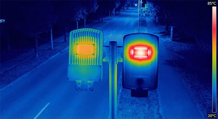 Mô phỏng nhiệt đồ của đèn LED vỏ nhôm tản nhiệt tốt hơn vỏ nhựa