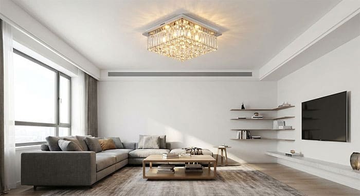 Một mẫu đèn mâm pha lê vuông ốp trần kích thước vừa phải trong phòng khách chung cư hiện đại