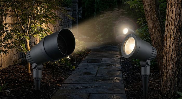 Phụ kiện nắp chụp chắn sáng (Glare Shield) gắn trên mặt kính đèn rọi để kiểm soát góc chói