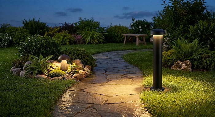 Sự khác biệt về chiều cao và hiệu ứng ánh sáng giữa đèn nấm thấp 30cm và trụ đèn sân vườn 60cm