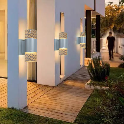 Sự kết hợp hoàn hảo giữa đèn gắn tường ngoài trời hiện đại và kiến trúc
