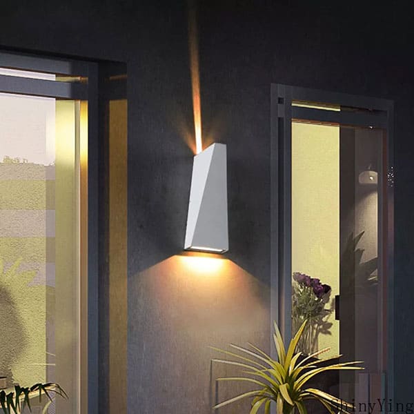 Có nên sử dụng đèn led hắt tường trang trí?