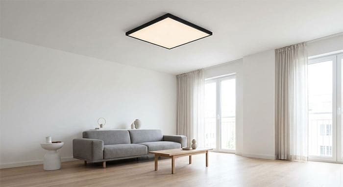 Đèn mâm vuông viền đen trong không gian phòng khách phong cách Minimalism