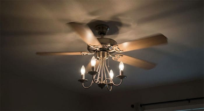 Mô phỏng hiện tượng rung lắc ở quạt trần đèn chùm giá rẻ do động cơ yếu