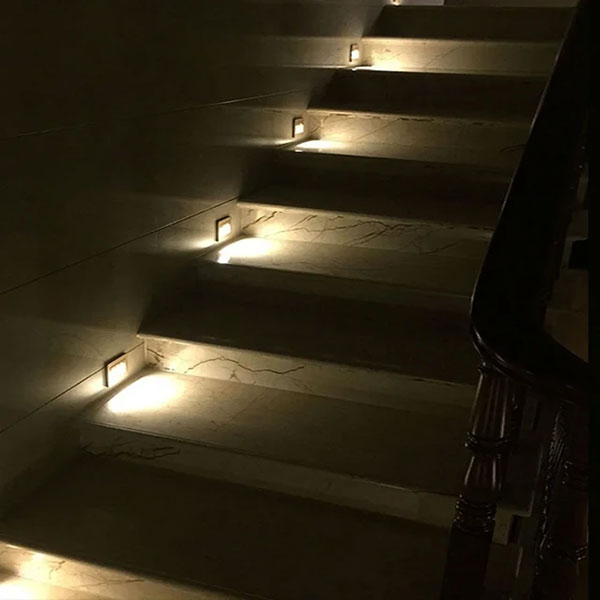 Tìm hiểu về đèn tường cầu thang và lý do nên sử dụng chúng